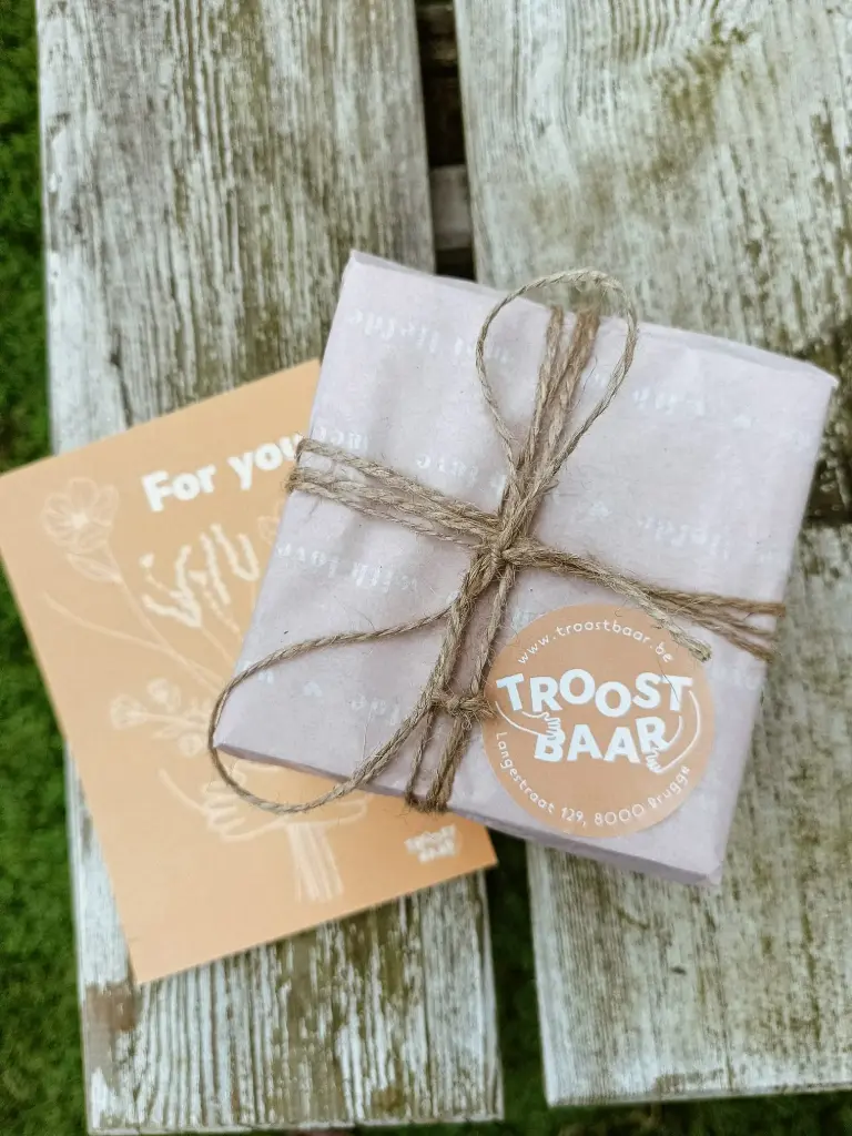 Koop een knuffelkaars voor iemand die je niet kent..